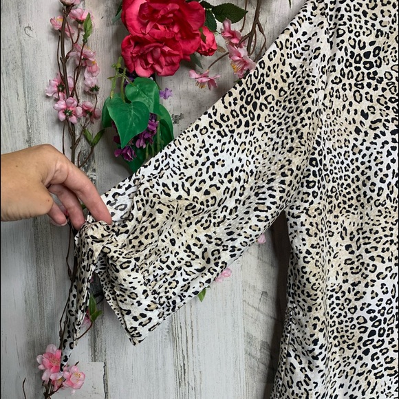 Chico’s Animal Print Petite Blouse - Picture 4 of 5